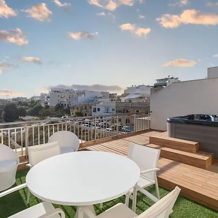 Warmth & Waves Penthouse
