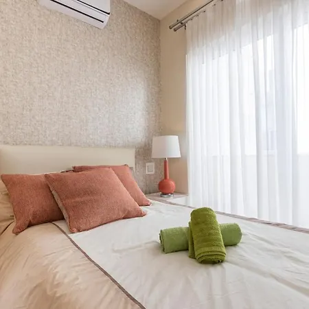 Warmth & Waves Penthouse *